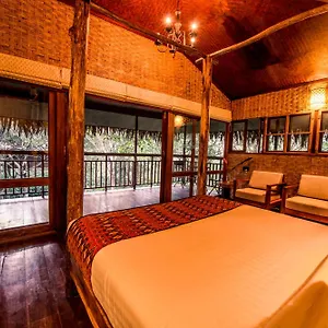 **** Resort Pepper Trail India